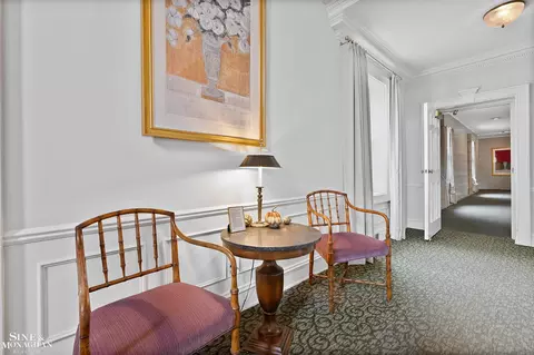 Entry Way - 17111 E Jefferson #5, Grosse Pointe, MI 48230 photo 6 of 6