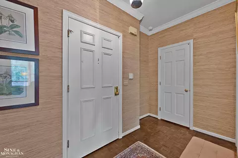 Entry Way - 17111 E Jefferson #5, Grosse Pointe, MI 48230 photo 3 of 6