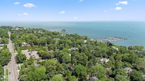 View/Area - 17111 E Jefferson #5, Grosse Pointe, MI 48230 photo 7 of 16