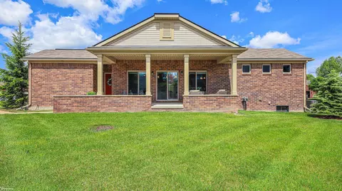 49100 Kimberly Ct, Macomb, MI 48042
