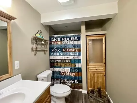 Bath - 4371 Rose, Gladwin, MI 48624 photo 15 of 16