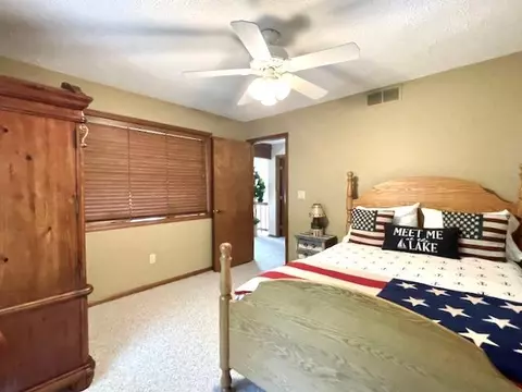 Bedroom - 4371 Rose, Gladwin, MI 48624 photo 6 of 9