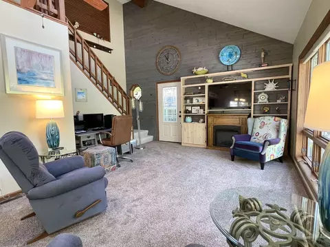 Living - 4371 Rose, Gladwin, MI 48624 photo 2 of 9