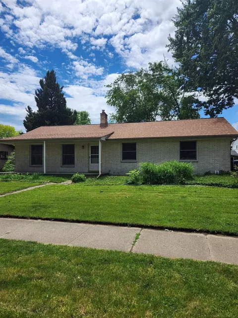 25180 St Christopher, Harrison Township, MI 48045