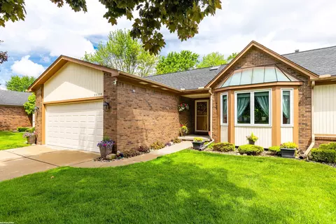 23308 Pinetree #34, Macomb, MI 48042