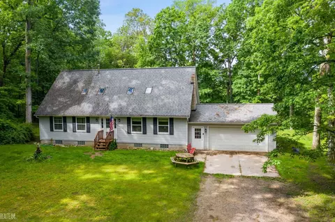 3160 E Rattalee Lk, Holly, MI 48442
