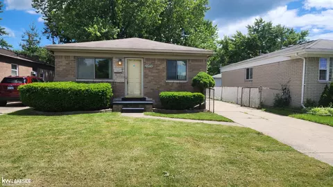22010 Kelly, Eastpointe, MI 48021