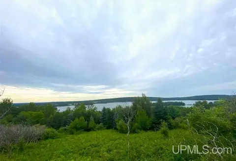 1521 S Grant, Iron Mountain, MI 49801