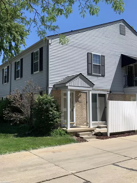 24166 Meadowbridge, Clinton Township, MI 48035
