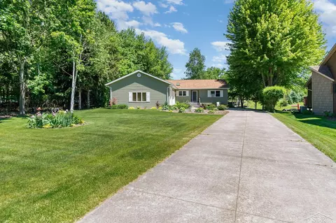 2159 Heather, Gladwin, MI 48624 photo 2