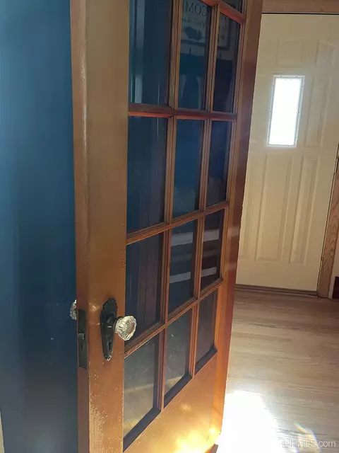 Entry Way - 1303 N Second, Ishpeming, MI 49849 photo 3 of 13