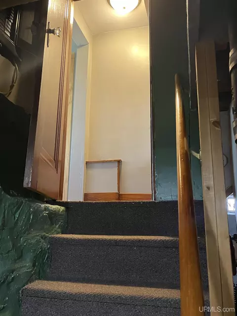 Entry Way - 1303 N Second, Ishpeming, MI 49849 photo 10 of 13
