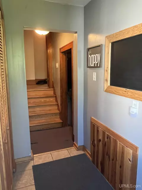 Entry Way - 1303 N Second, Ishpeming, MI 49849 photo 11 of 13