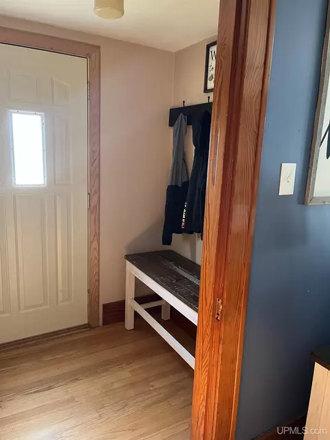 Entry Way - 1303 N Second, Ishpeming, MI 49849 photo 2 of 13