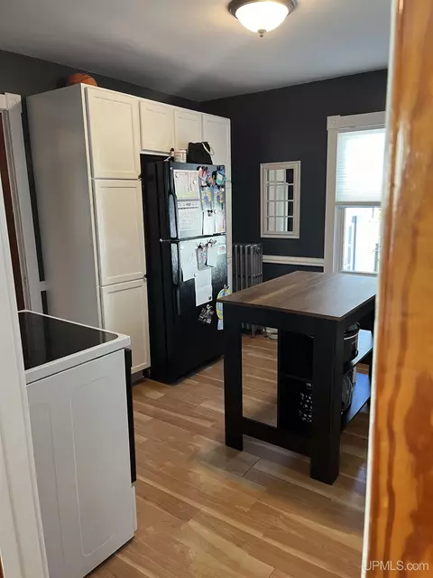 Kitchen - 1303 N Second, Ishpeming, MI 49849 photo 3 of 5
