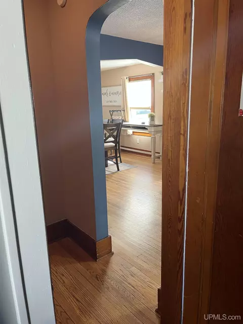 Entry Way - 1303 N Second, Ishpeming, MI 49849 photo 6 of 13
