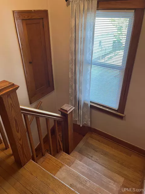 Entry Way - 1303 N Second, Ishpeming, MI 49849 photo 8 of 13