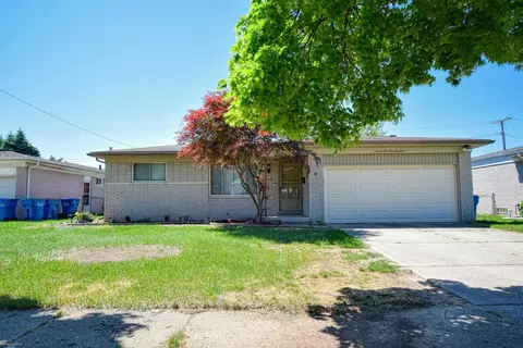 11474 Canterbury, Warren, MI 48093