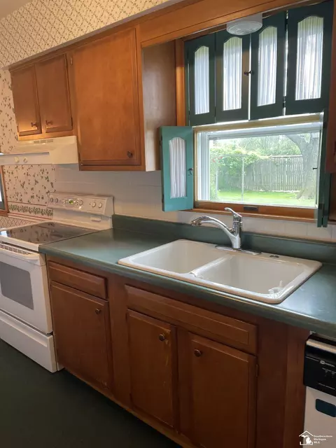 Kitchen - 1311 John L, Monroe, MI 48162 photo 1 of 2