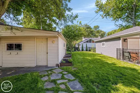 1819 Littlestone, Grosse Pointe Woods, MI 48236 photo 39