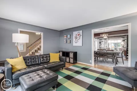 1819 Littlestone, Grosse Pointe Woods, MI 48236 photo 8