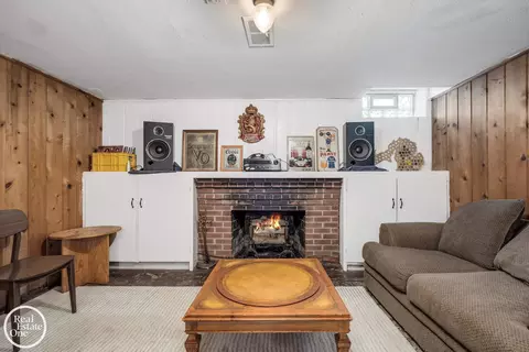 1819 Littlestone, Grosse Pointe Woods, MI 48236 photo 32