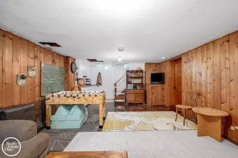 1819 Littlestone, Grosse Pointe Woods, MI 48236 photo 33