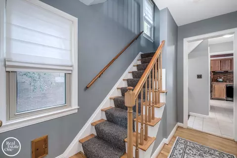 1819 Littlestone, Grosse Pointe Woods, MI 48236 photo 5