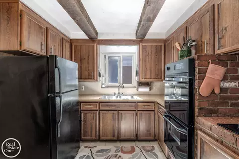 1819 Littlestone, Grosse Pointe Woods, MI 48236 photo 17