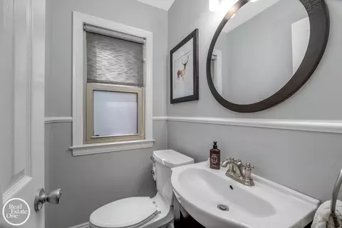 1819 Littlestone, Grosse Pointe Woods, MI 48236 photo 18