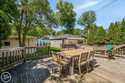 1819 Littlestone, Grosse Pointe Woods, MI 48236 photo 35