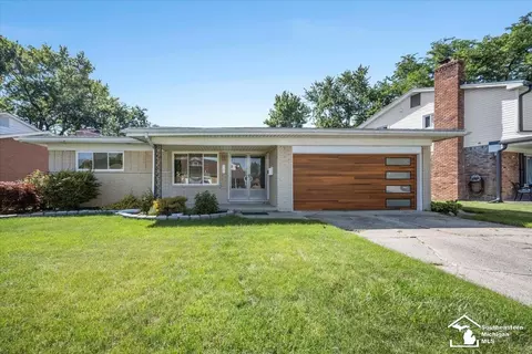 31231 Saratoga, Warren, MI 48093