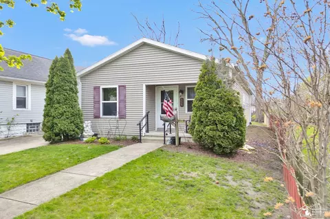 524 Almyra, Monroe, MI 48161 photo 2