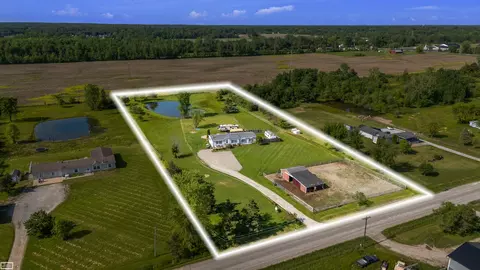 5618 Dove Rd, Kimball, MI 48074