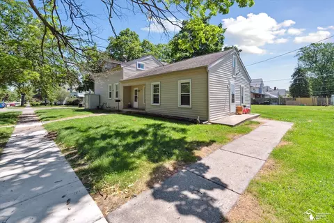 402 E 2nd, Monroe, MI 48161 photo 8