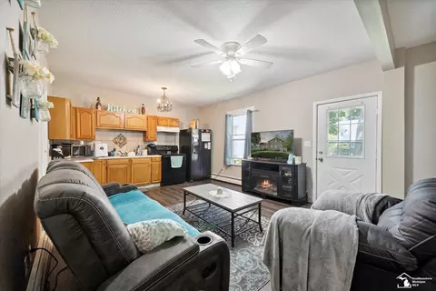 402 E 2nd, Monroe, MI 48161 photo 14