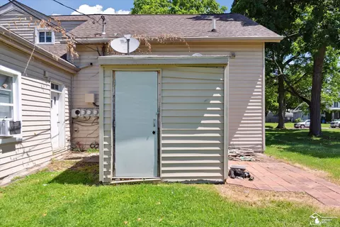 402 E 2nd, Monroe, MI 48161 photo 12