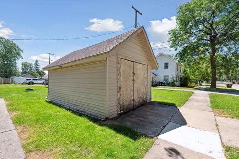 402 E 2nd, Monroe, MI 48161 photo 9