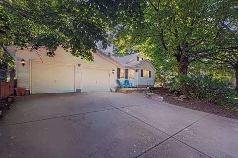 4576 Murphy Lk, Millington, MI 48746
