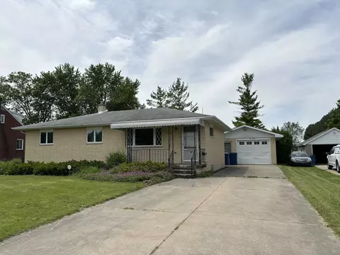 990 Mulholland, Bay City, MI 48708
