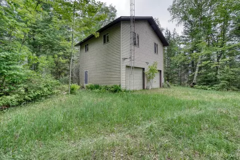 3688 Scoter, Republic, MI 49879
