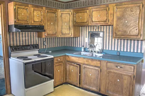 1766 Sutton Rd, Adrian, MI 49221 photo 4