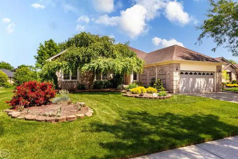 52488 Powderhorn, Macomb, MI 48042