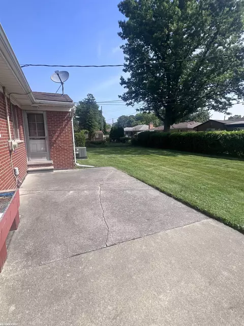 23096 Raven, Eastpointe, MI 48021 photo 38