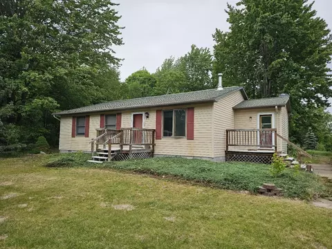 1917 E M-61, Gladwin, MI 48624