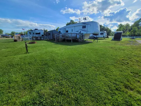831 S Main Sleepy Oaks UNIT 220, Au Gres, MI 48703 photo 8