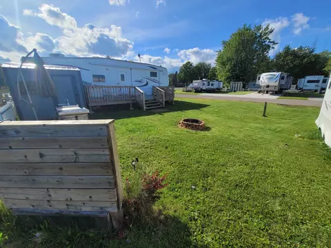 831 S Main Sleepy Oaks UNIT 220, Au Gres, MI 48703 photo 9