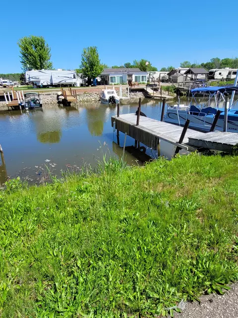 831 S Main Sleepy Oaks UNIT 220, Au Gres, MI 48703 photo 27