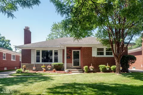 21214 Parkcrest, Harper Woods, MI 48225