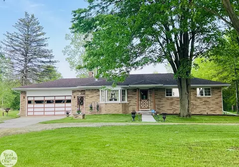 5711 Mckinley, East China, MI 48054